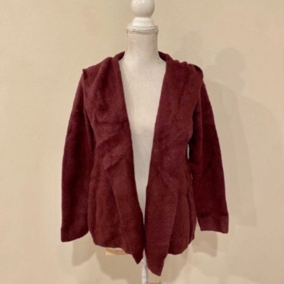 Barefoot Dreams Womens Hooded Cardigan Sweater Size Medium Red Mulberry. - Picture 1 of 4